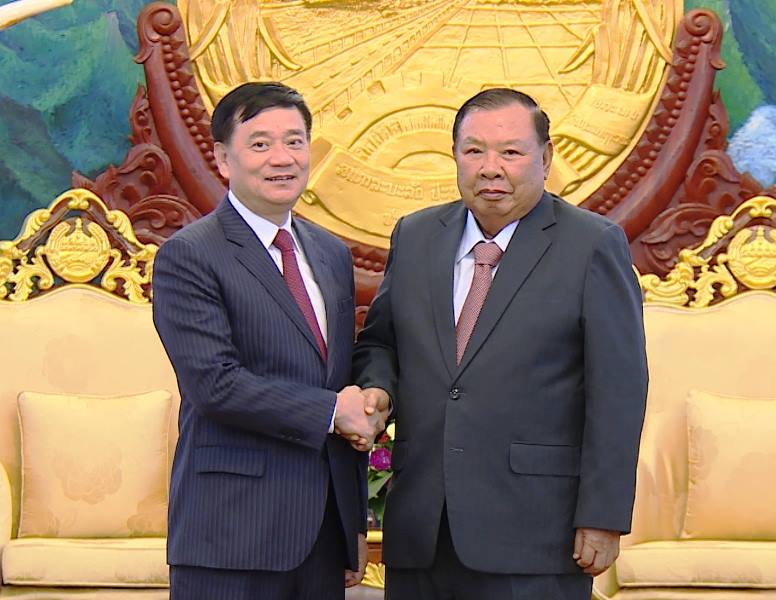 Top Lao leader hails role of Vietnam-Laos Friendship Association
