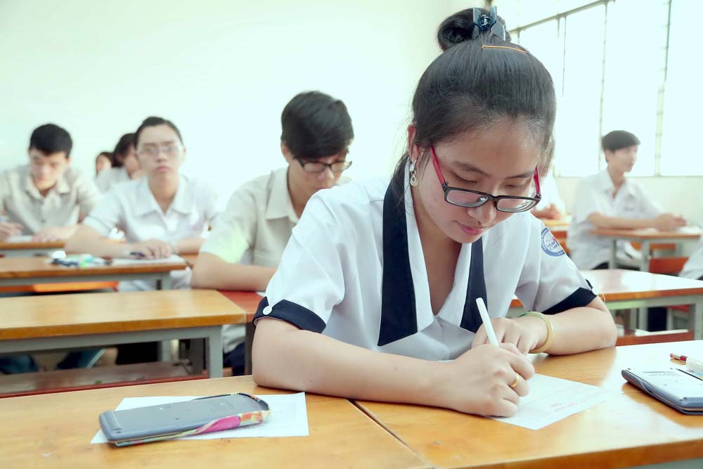 Education Ministry urged to reconsider 2-in-1 exam