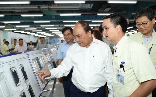 PM praises Samsung’s achievements in Việt Nam