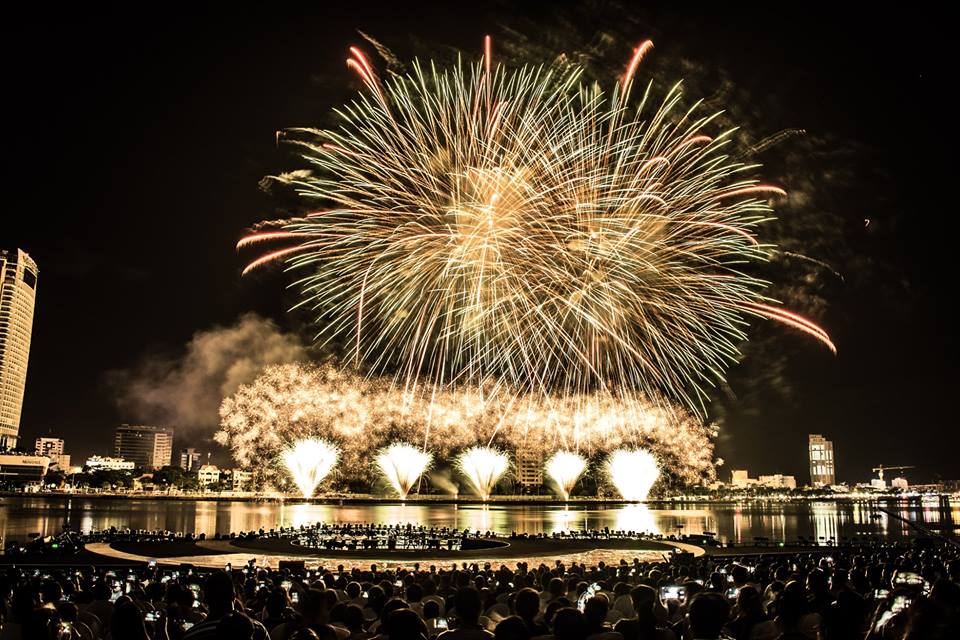 italy wins da nang international fireworks festival