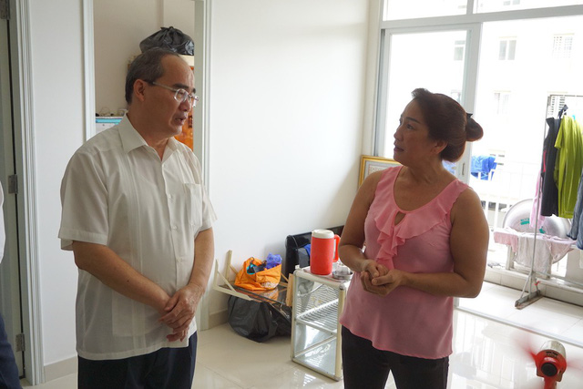 ho chi minh city party secretary visits thu thiem residents