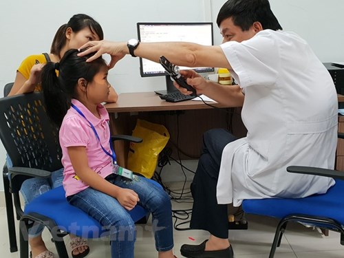 tuyen quang nearly 100 poor children get free eye surgery