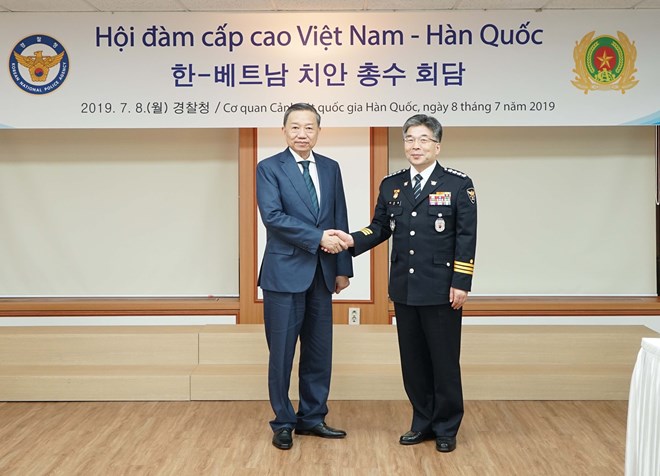 Vietnam, RoK to enhance cooperation in ensuring security