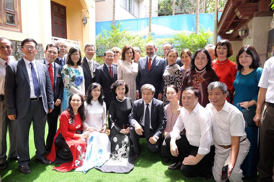 Armenian PM invites Vietnamese alumni to visit Yerevan State University