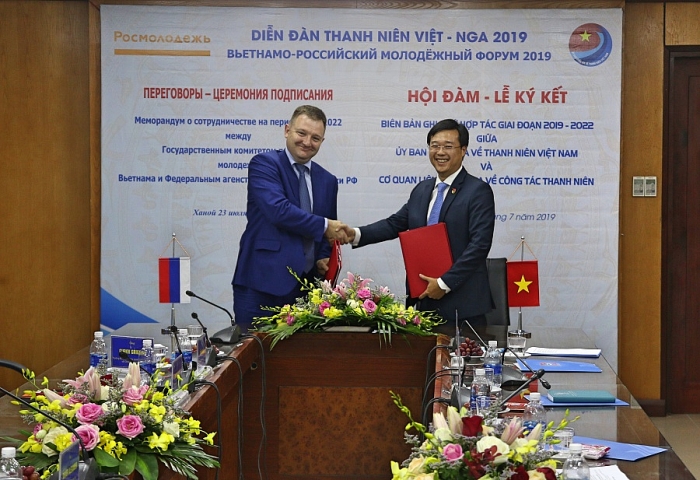Vietnam, Russia sign cooperation agreement on youth affairs