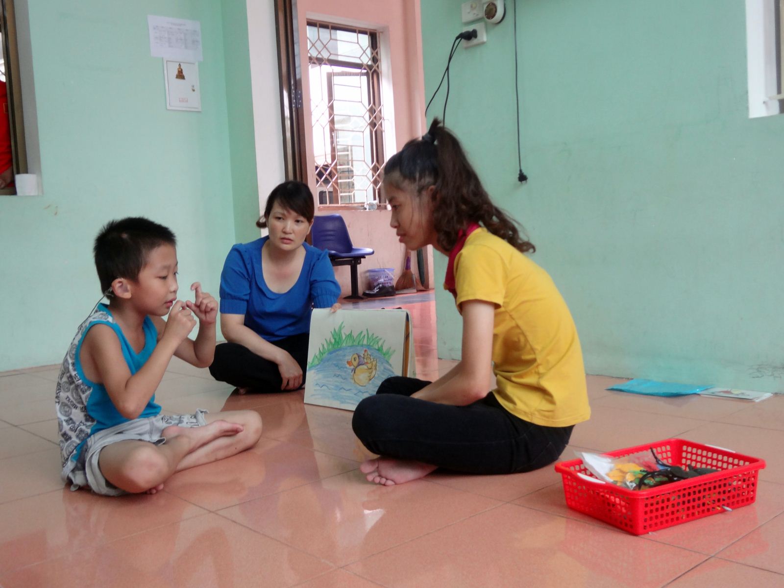 project helps vietnamese deaf children access education