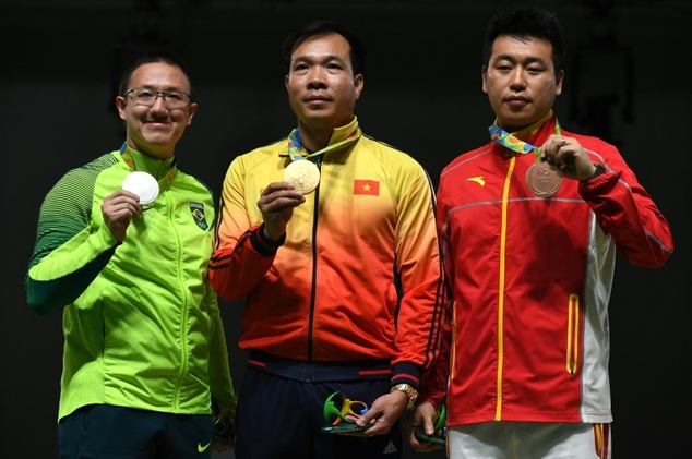 Shooter Hoang Xuan Vinh wins first Olympic gold ever for VN