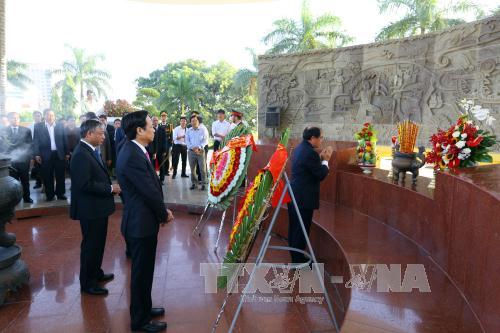 Vietnam, Laos look to step up labour cooperation