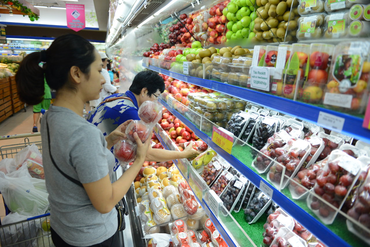Imported fruit increasingly preferred by Vietnamese consumers