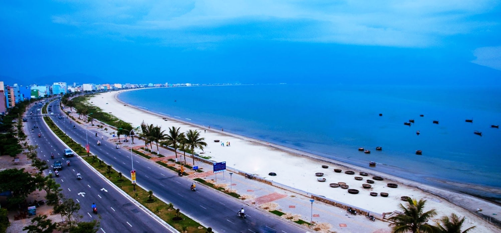 Luxury Apartment nằm ngay mặt biển Mỹ Khê Đà Nẵng