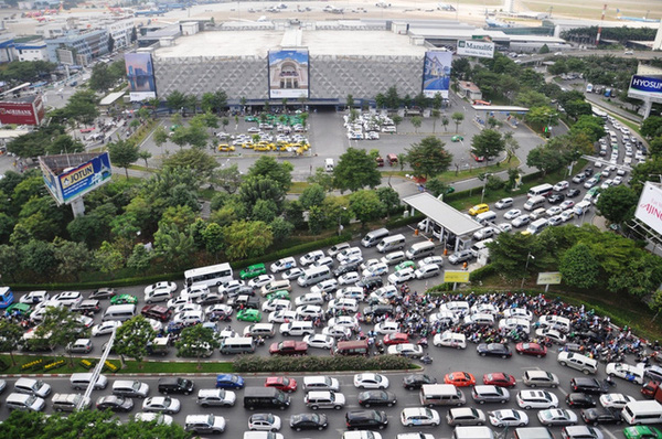 HCM City has 30,000 newly-registered vehicles per month