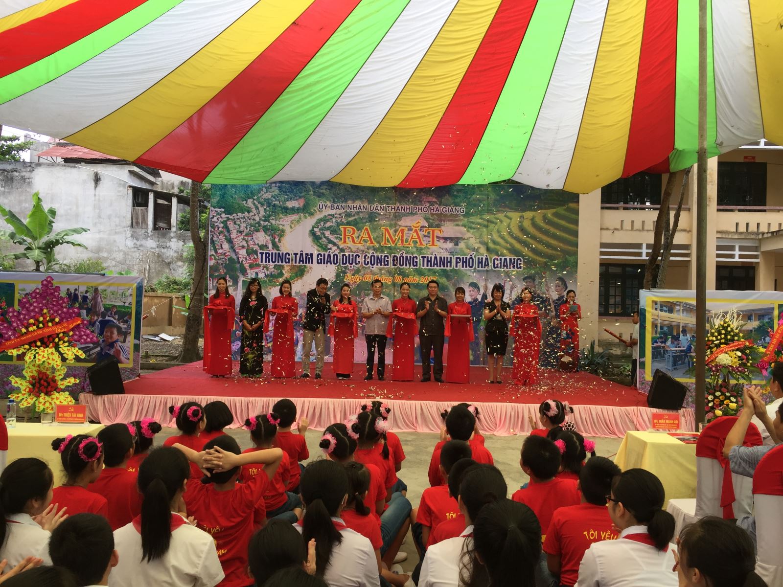 vietnams first community based education centre opens in ha giang