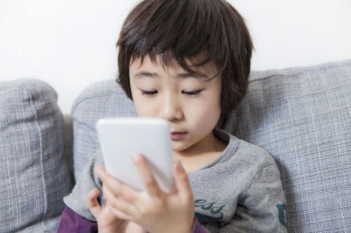 many children suffer from tic disorder due to use of mobile phones