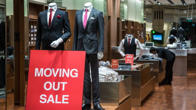 Chinese goods make Singapore “shopping heaven” dying