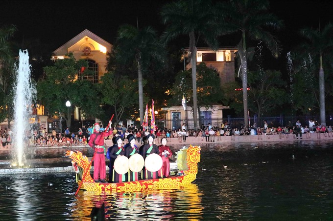Bắc Ninh residents treated to love duets on boats every Saturday