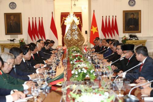 vietnam prioritizes multi faceted cooperation with indonesia party chief