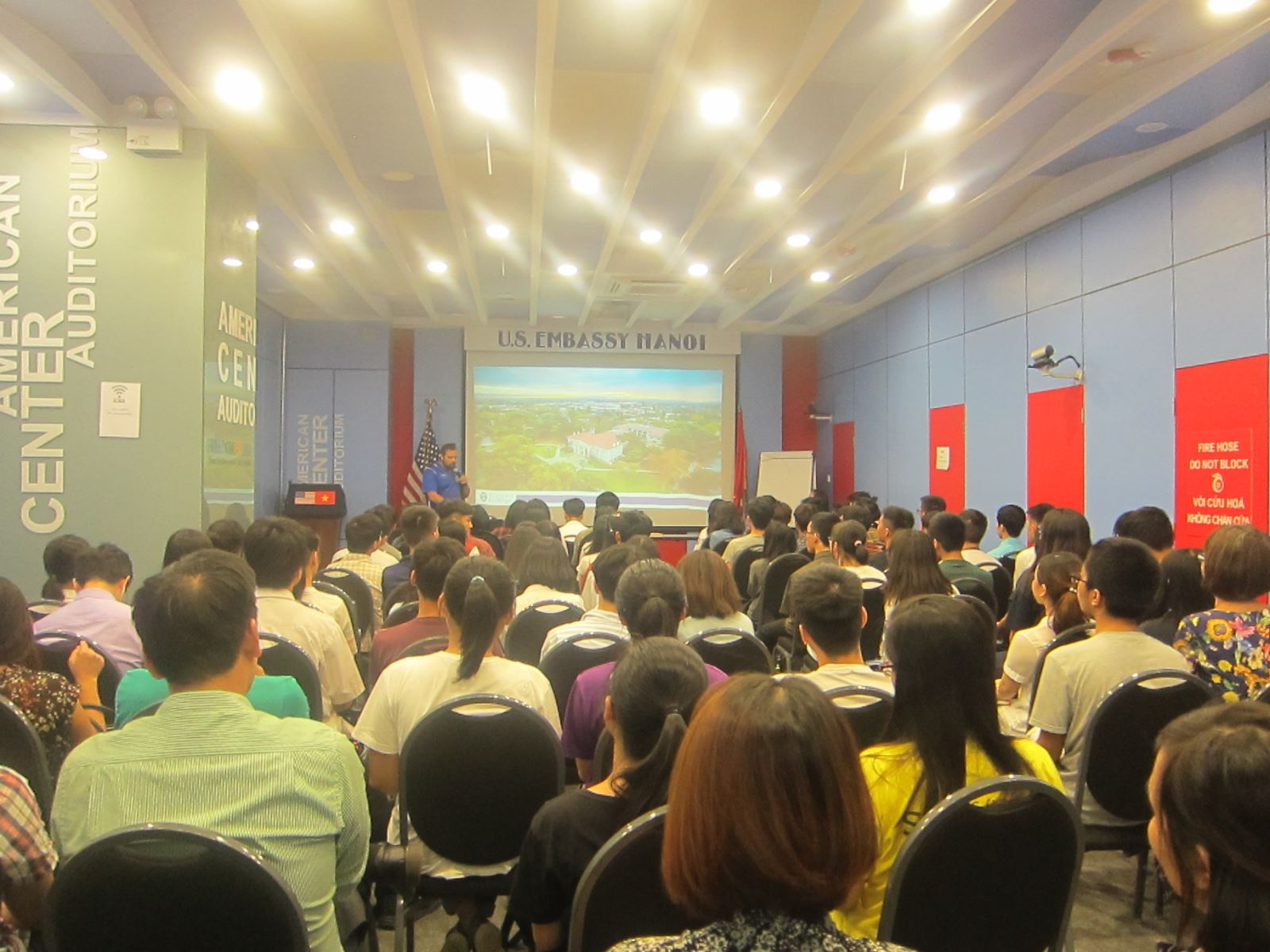 Vietnamese students explore US liberal arts college system