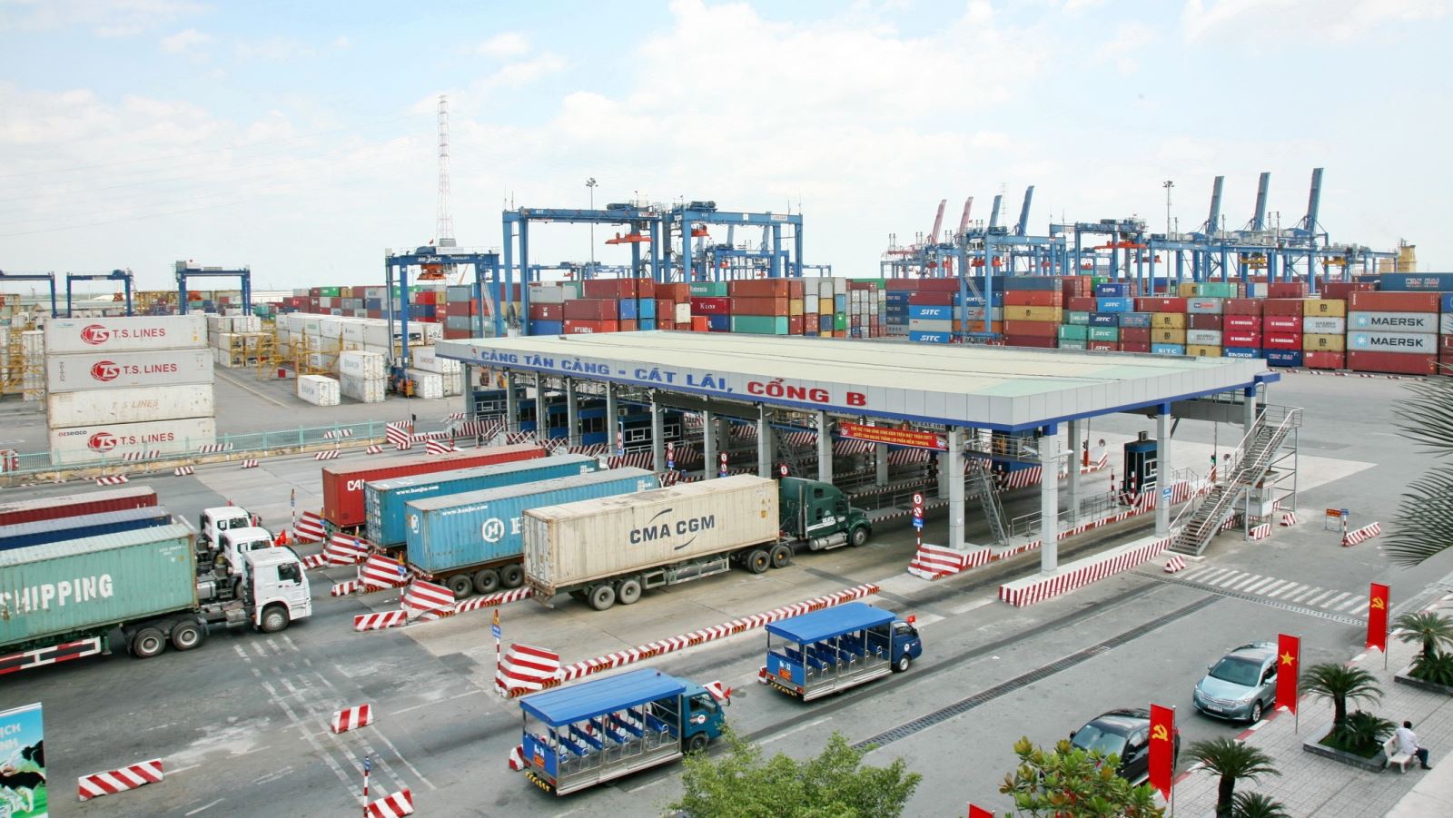 Vietnam’s ranking in logistics risen 25 places | Vietnam Times