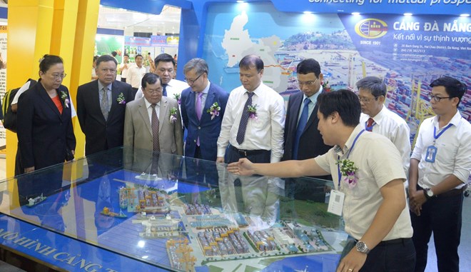 east west economic corridor intl fair opens in da nang