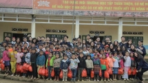 hanoi food rescue youth club act to support the disadvantaged
