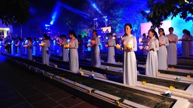 candles lit to mark 160th anniversary of anti french resistance in da nang