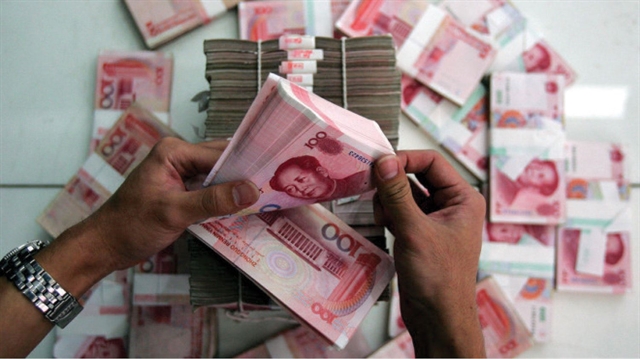 China's prolonged falling yuan may harm Việt Nam's trade