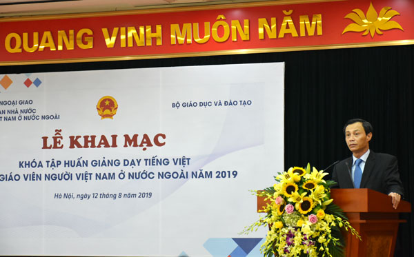 Training course of teaching Vietnamese to overseas Vietnamese teachers launched