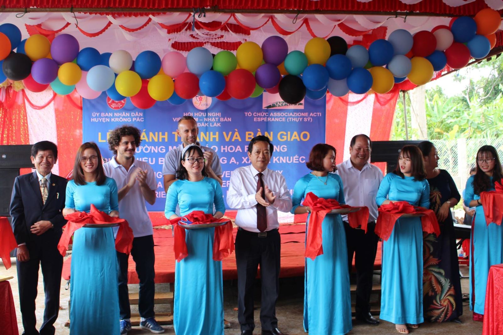 Associazione Acti Espérance builds new school for children in Dak Lak