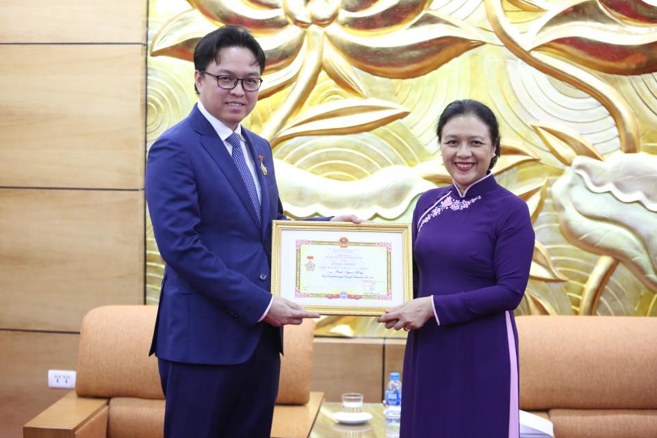 outgoing cambodian ambassador honored for his tireless contribution
