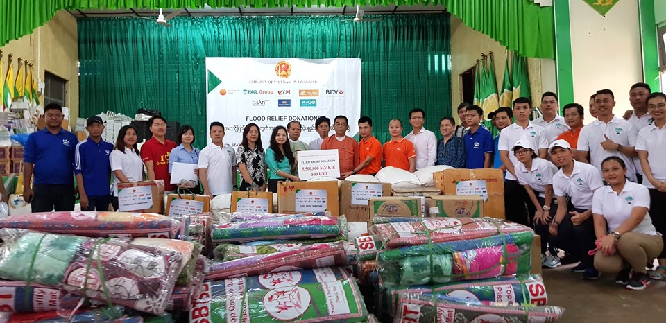 Vietnam Embassy and community in Myanmar support flood-hit people in Mon State