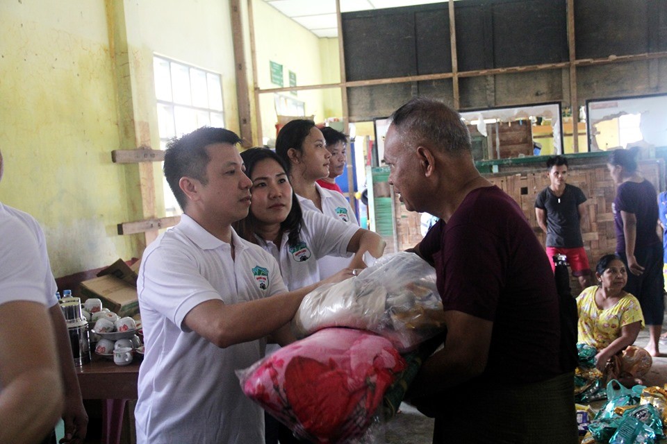 Vietnam Embassy and community in Myanmar support flood-hit people in Mon State