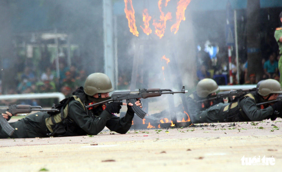 Anti-terrorism exercise held during police competition in Vietnam