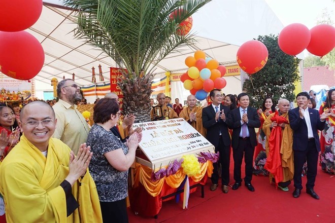 Overseas Vietnamese community in Czech Republic builds Vietnamese pagoda