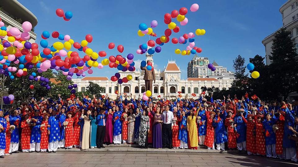 mass wedding held for 100 couples in ho chi minh city
