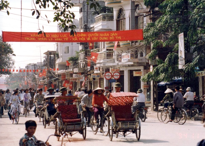 Hanoi’s Old Quarter in 1990s through lens of Japanese Ambassador