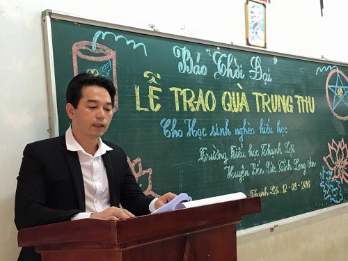 Meaningful Mid-Autumn Festival with poor children in Thanh Loi school