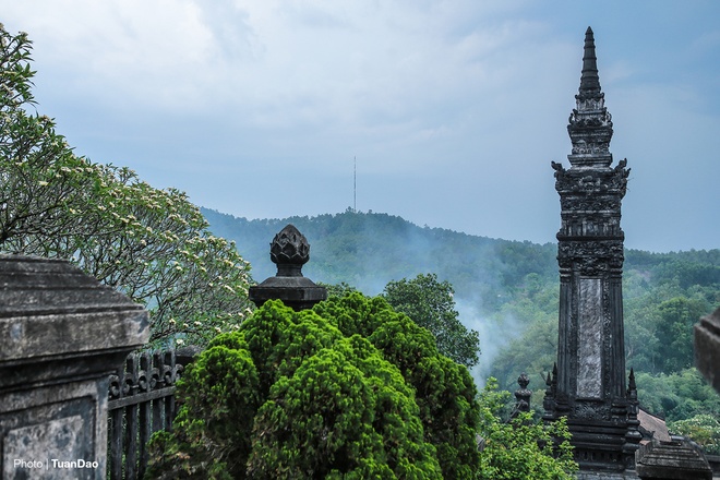 Khai Dinh Imperial Tomb: Synthesis of Vietnamese and European elements