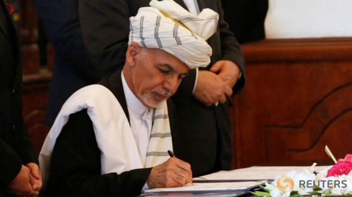 Afghan President, Warlord sign peace agreement