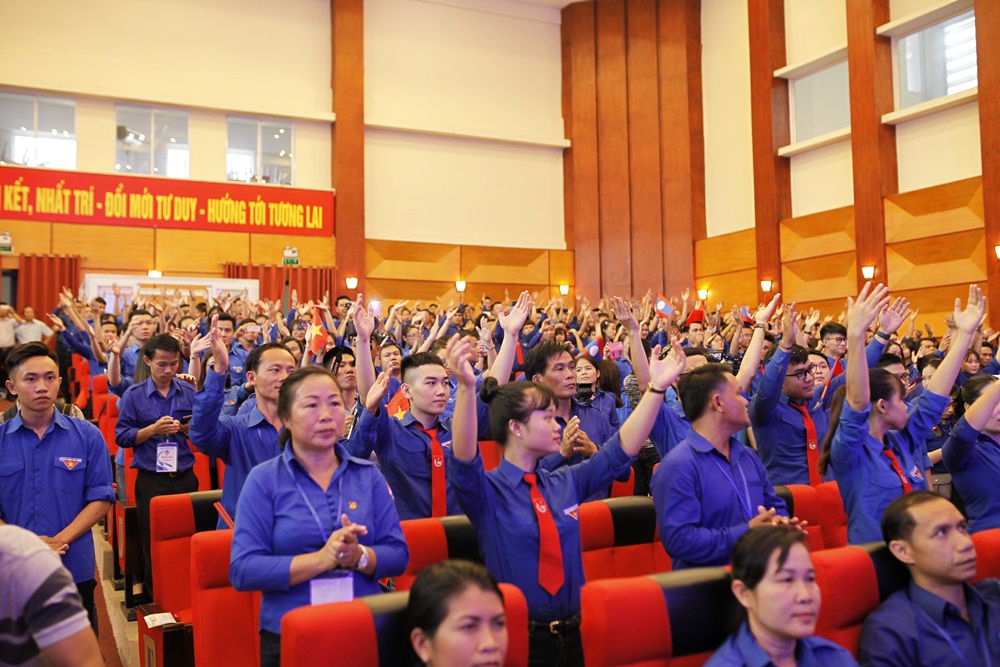 500 outstanding young people participate in Vietnam – Laos youth friendship meeting