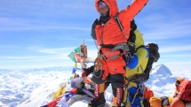 Anshu Jamsenpa: the first woman to climb Mount Everest twice in 5 days