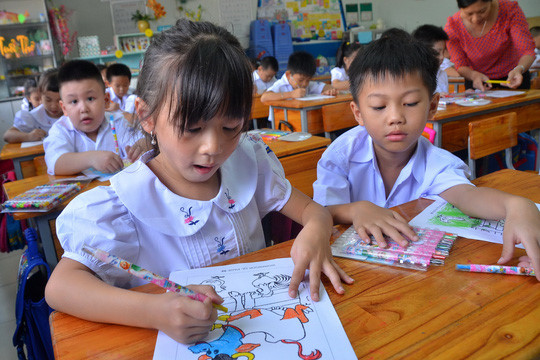 vietnamese children learning to read and write at ages 4 5