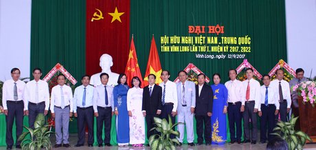 vietnam china friendship association of vinh long holds first congress