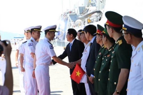 south korean naval vessels starts visiting da nang