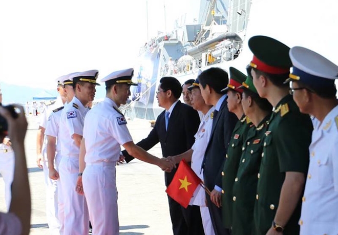 South Korean naval vessels starts visiting Da Nang