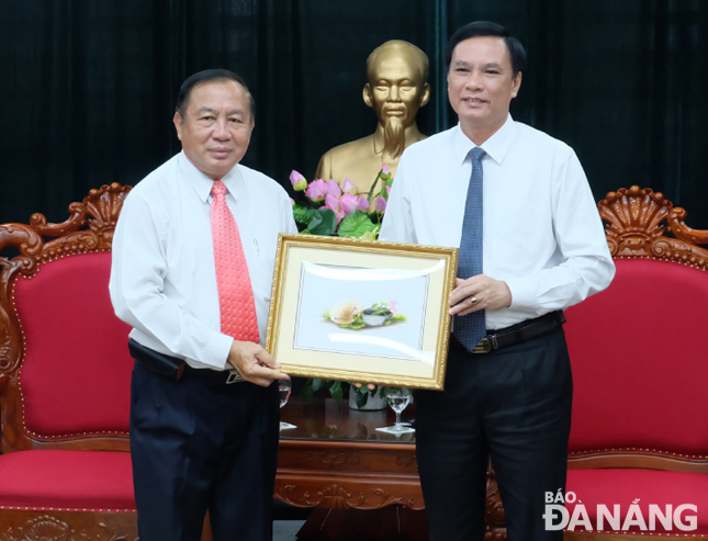 tightening bonds between da nang and laos localities