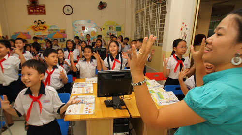 Phuc or Fuchsia? Should Vietnamese students have Western names in English classes?