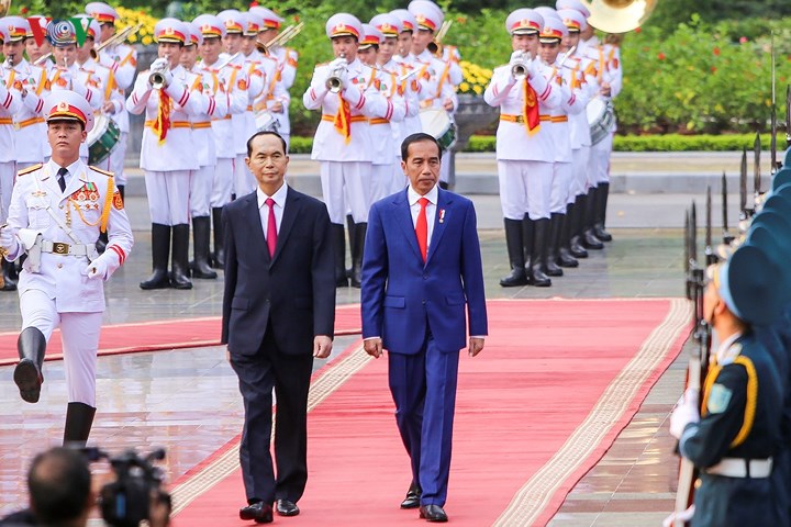 president hosts welcome ceremony for indonesian counterpart