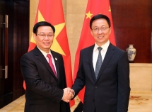deputy pm vuong dinh hue holds talks with chinese vice premier