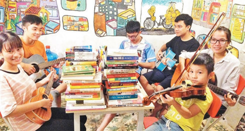 Vietnamese student devotes his youth to spreading kindness