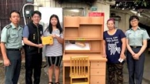 daughter of vietnamese immigrant receives desk after testing into top taiwan school